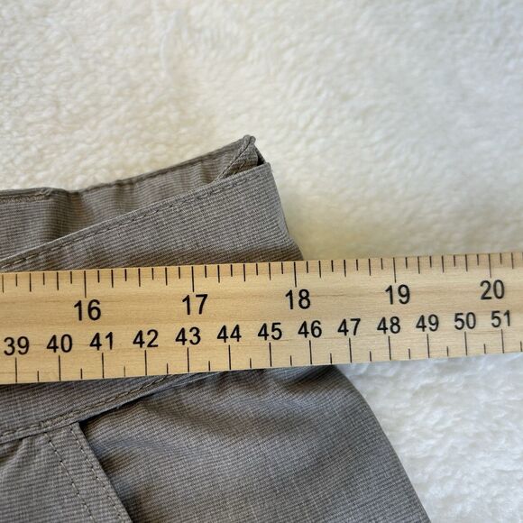 HUK Mens Performance Fishing Shorts Light Brown Gray Size XL - Picture 3 of 9